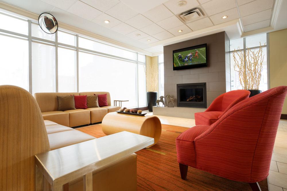 Готель Courtyard By Marriott Ottawa Downtown Екстер'єр фото