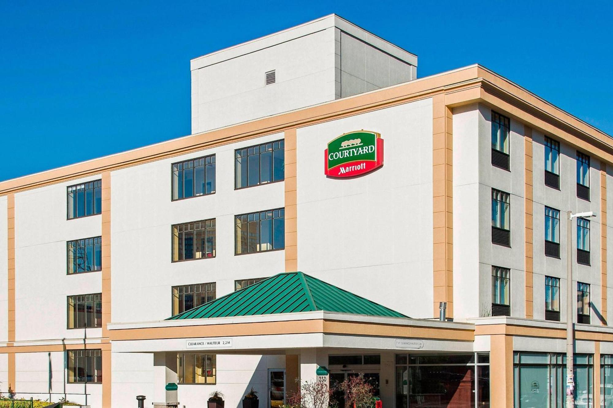 Готель Courtyard By Marriott Ottawa Downtown Екстер'єр фото