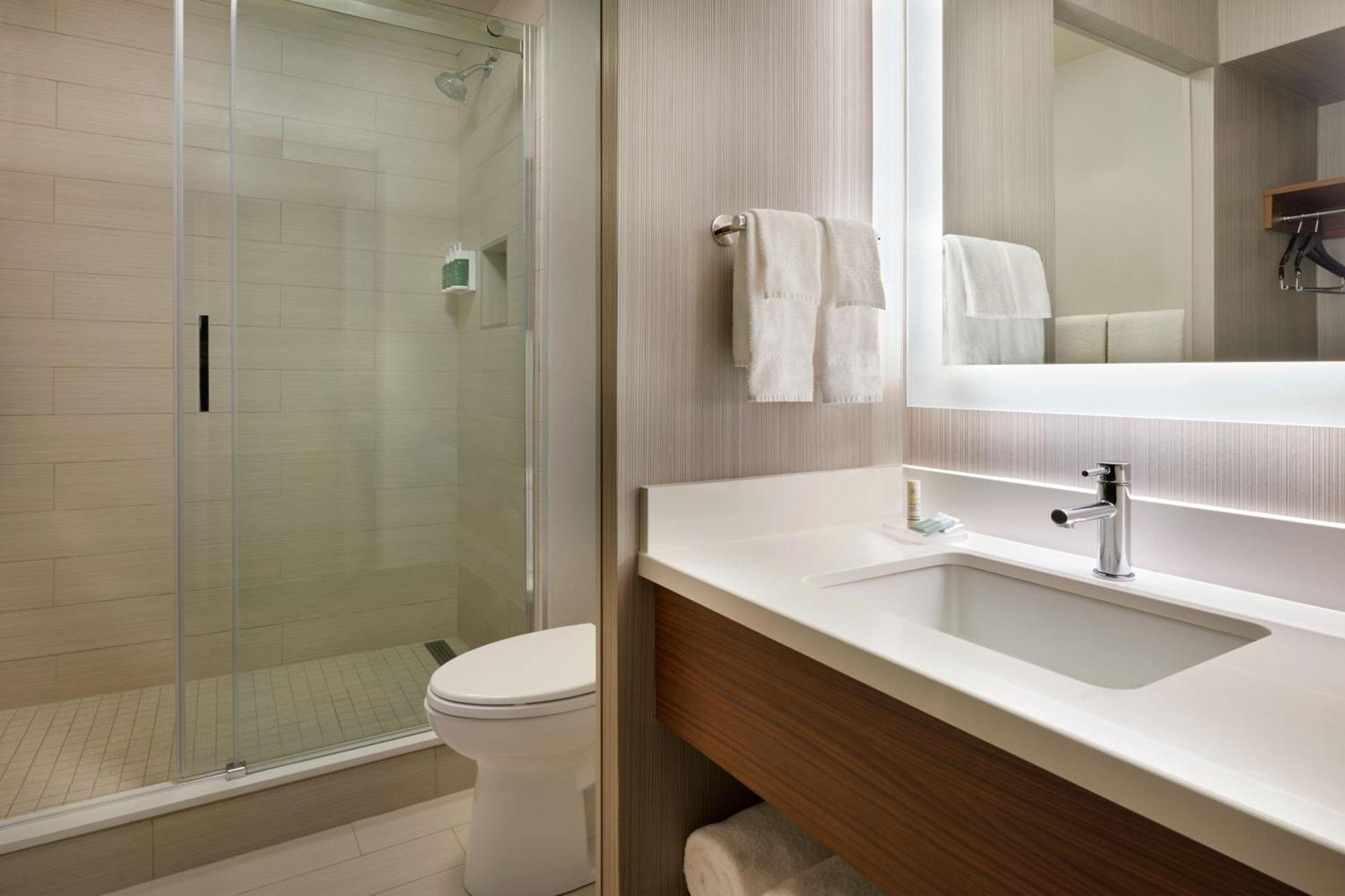 Готель Courtyard By Marriott Ottawa Downtown Екстер'єр фото