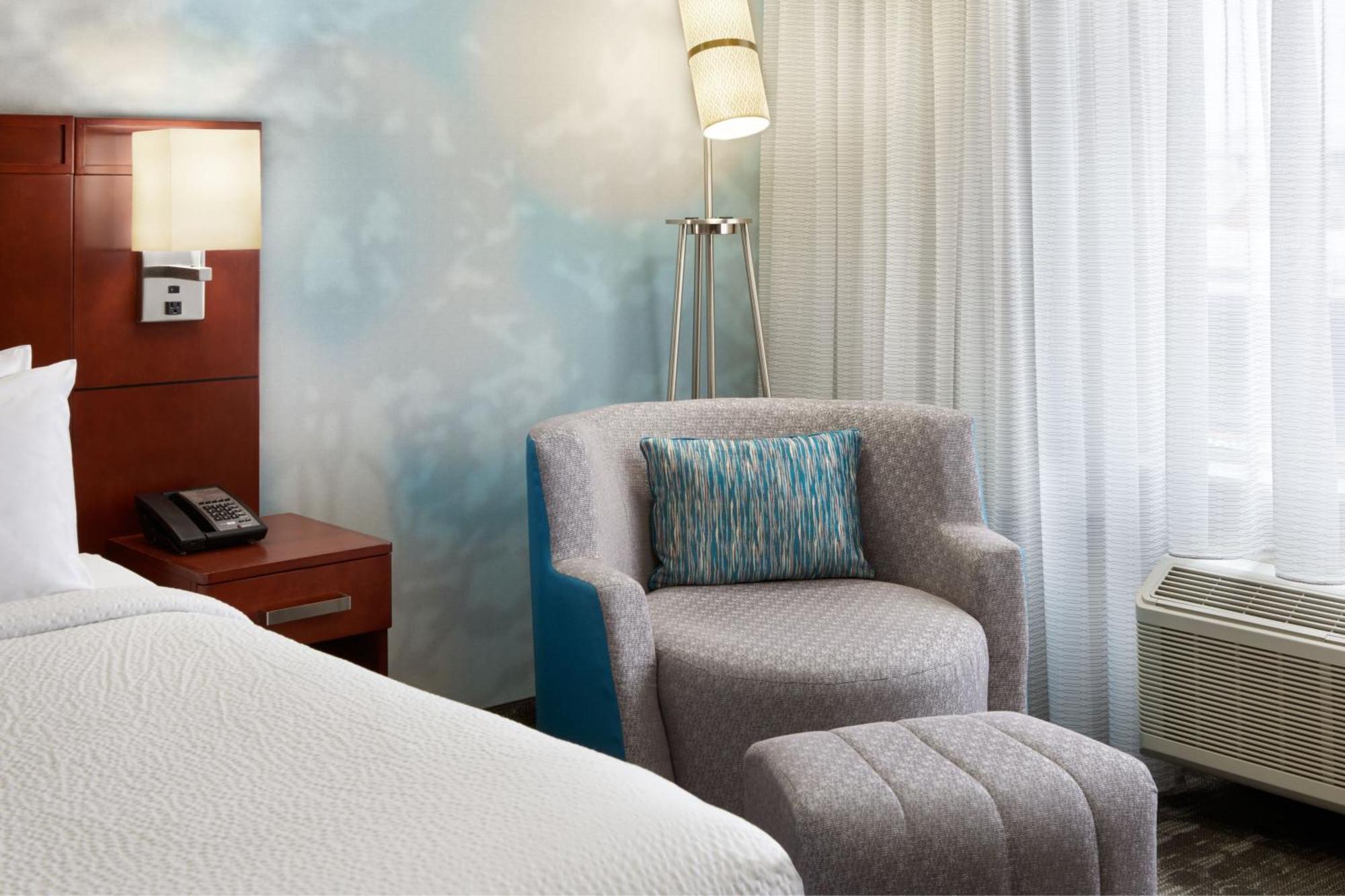 Готель Courtyard By Marriott Ottawa Downtown Екстер'єр фото