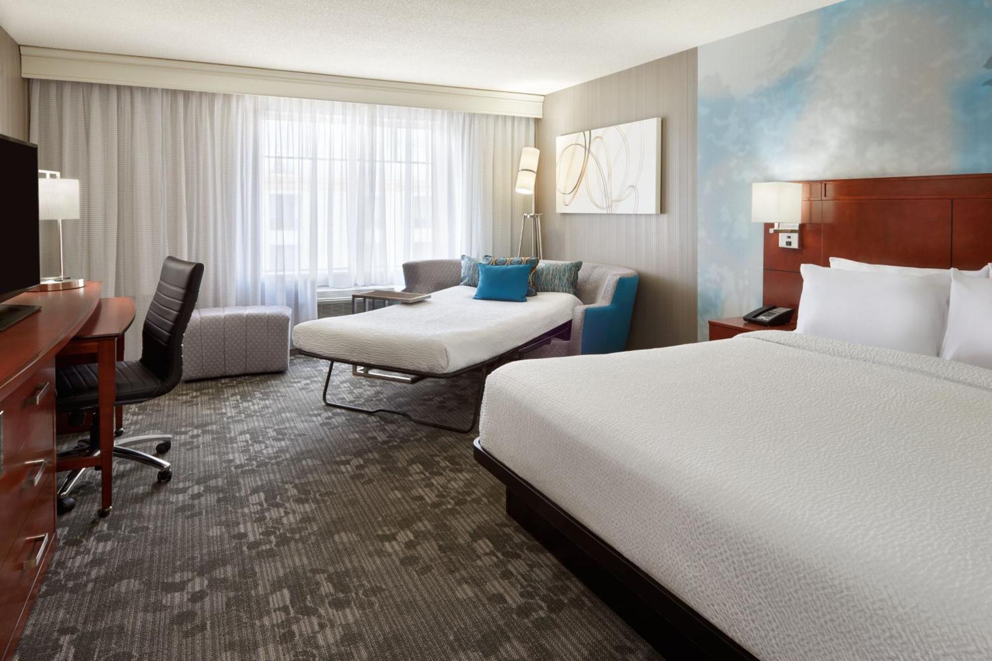 Готель Courtyard By Marriott Ottawa Downtown Екстер'єр фото